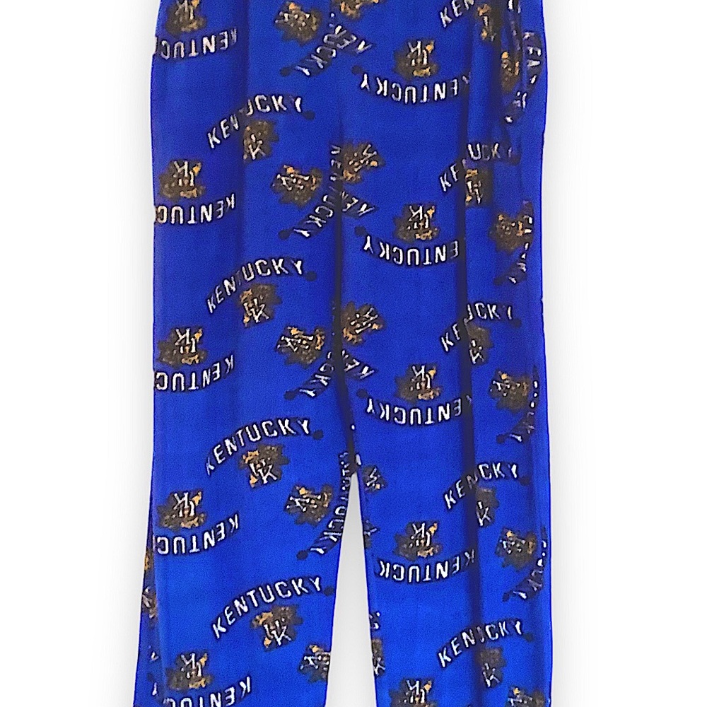 Men’s comfy Pj bottoms in pre owned condition.